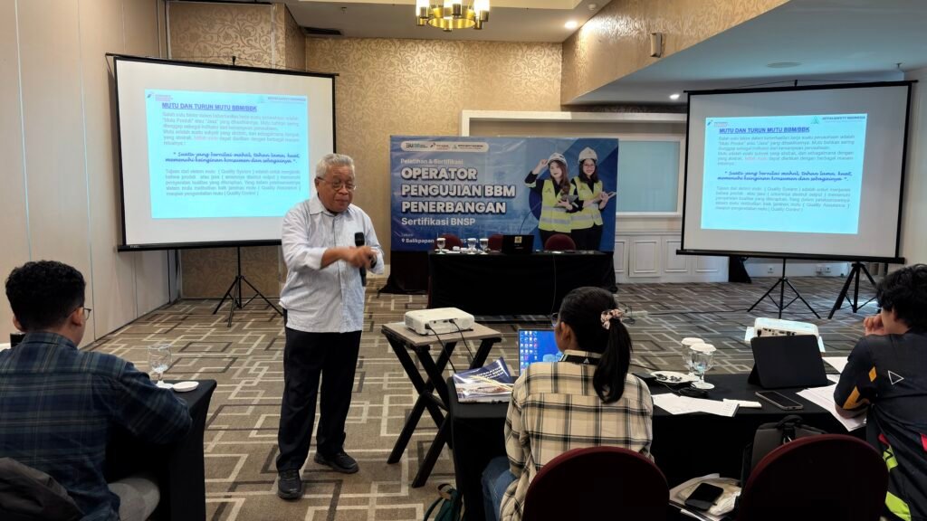 Operator Pengujian BBM Penerbangan